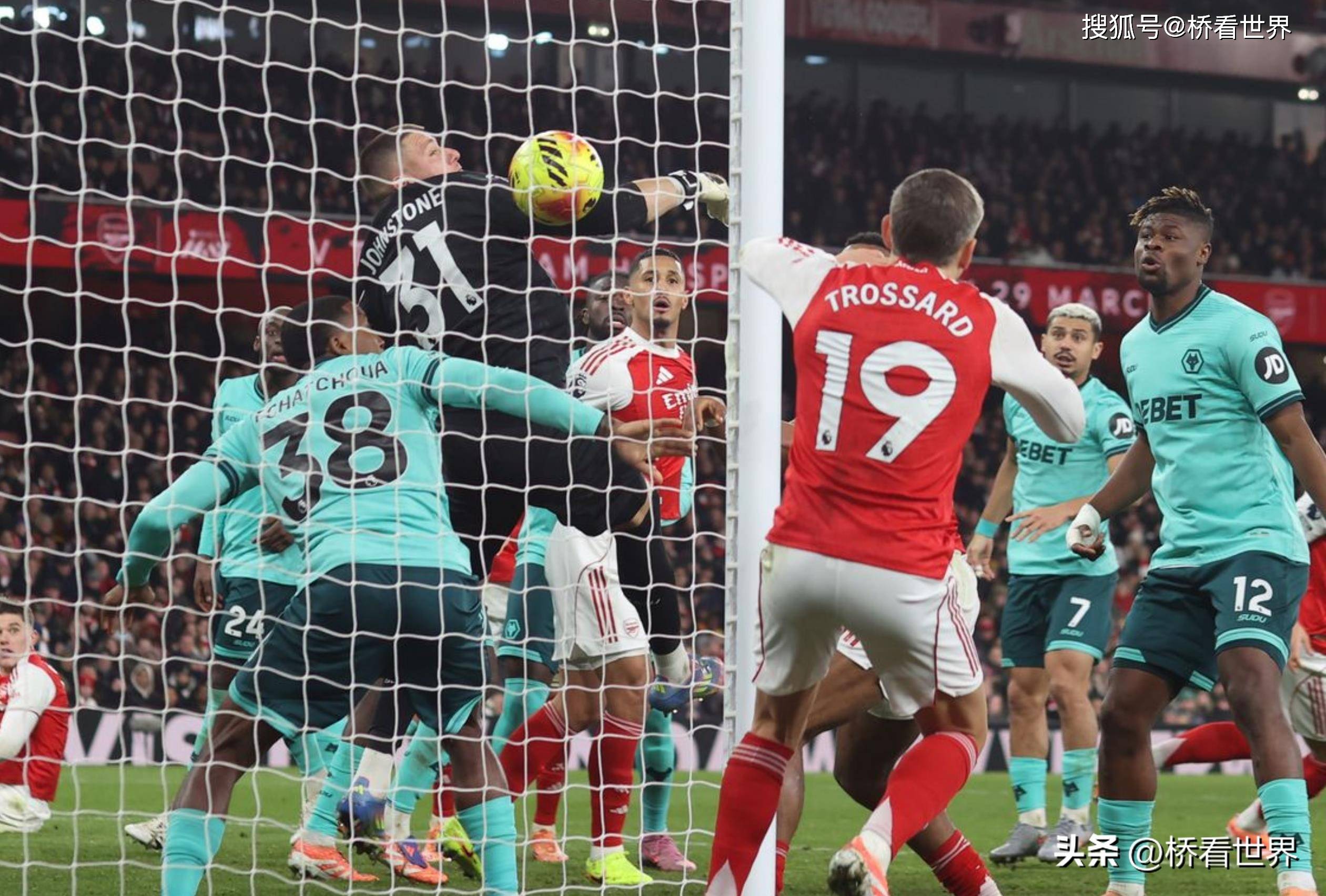 包含莱万多夫斯基在日本队比赛中伤愈复出曼城围绕西甲调整名单，上海申花战术微调备战NBA常规赛都惊呆了的词条