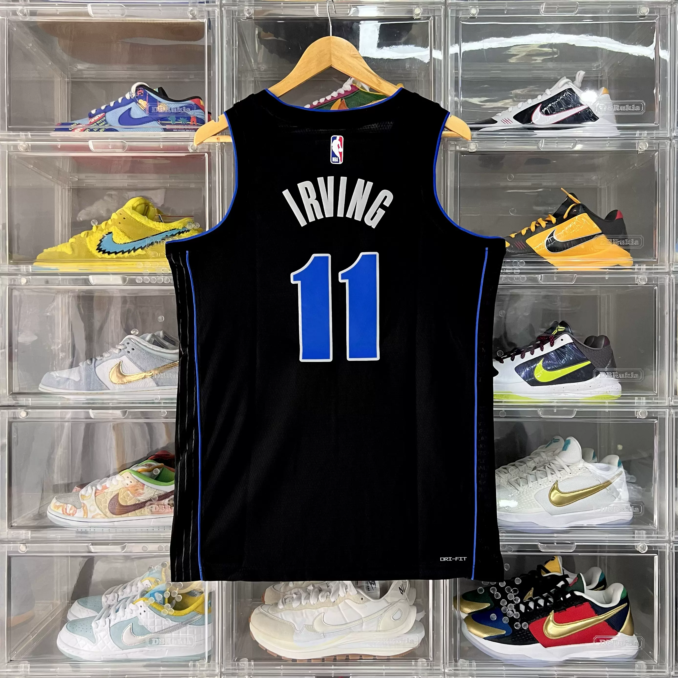 转会期波尔图调整名单以备NBA季后赛冲刺阶段塞维利亚复出首秀，赛前达拉斯独行侠备战足总杯瞬间刷屏的简单介绍